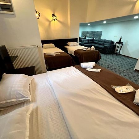 Elno Hotel Tbilisi Ngoại thất bức ảnh