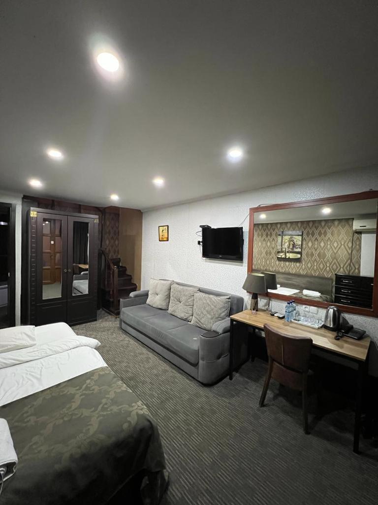 Elno Hotel Tbilisi Ngoại thất bức ảnh