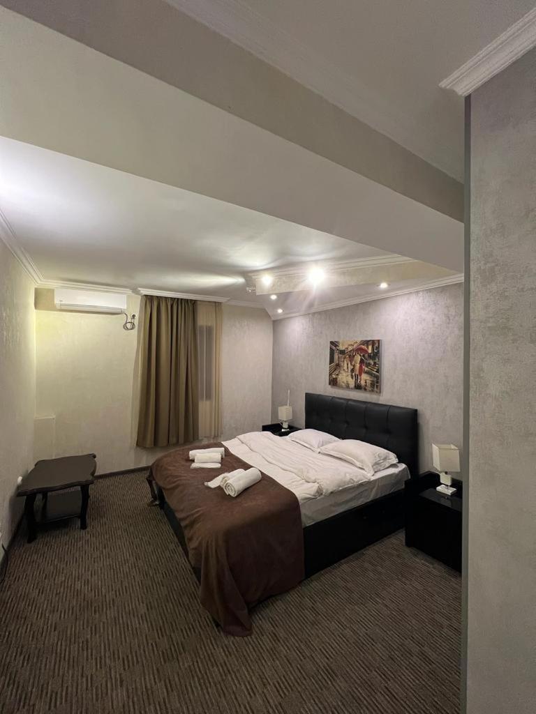 Elno Hotel Tbilisi Ngoại thất bức ảnh