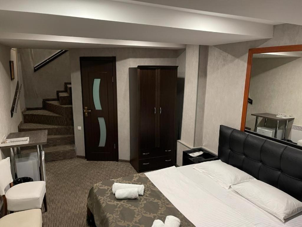 Elno Hotel Tbilisi Ngoại thất bức ảnh