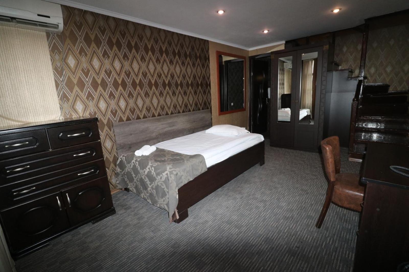 Elno Hotel Tbilisi Ngoại thất bức ảnh