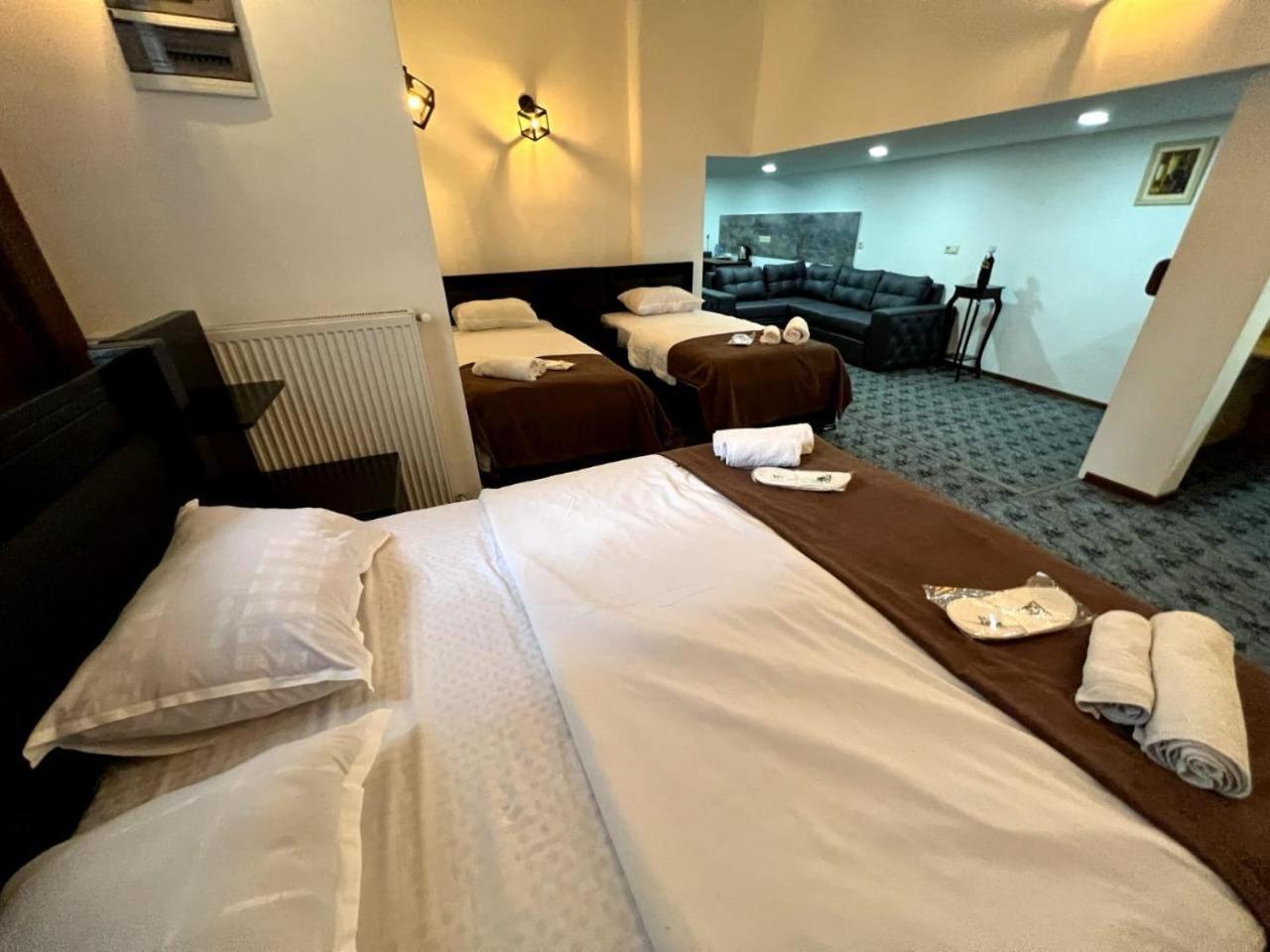 Elno Hotel Tbilisi Ngoại thất bức ảnh